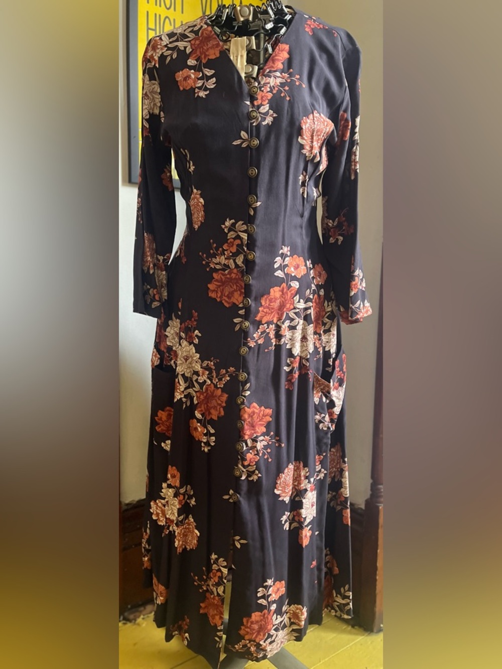 Field Day Black Floral Button-Front Long Sleeve Maxi Dress - L